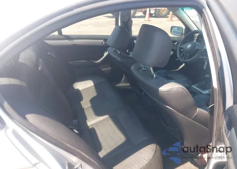 2003 BMW 325I z USA, uszkodzony, nr VIN WBAEV33483KL58850